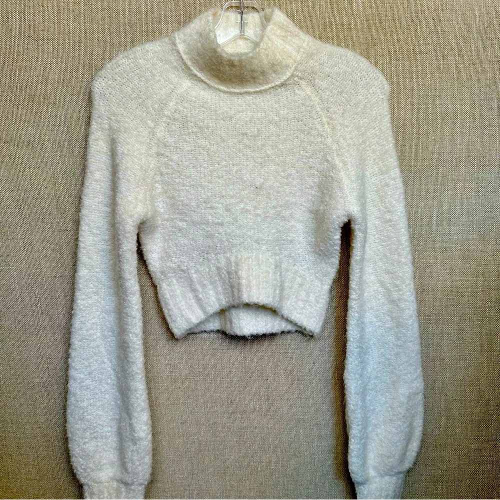🤍UO Avril Cropped Mock Neck Jumper🤍 - Picture 6 of 11